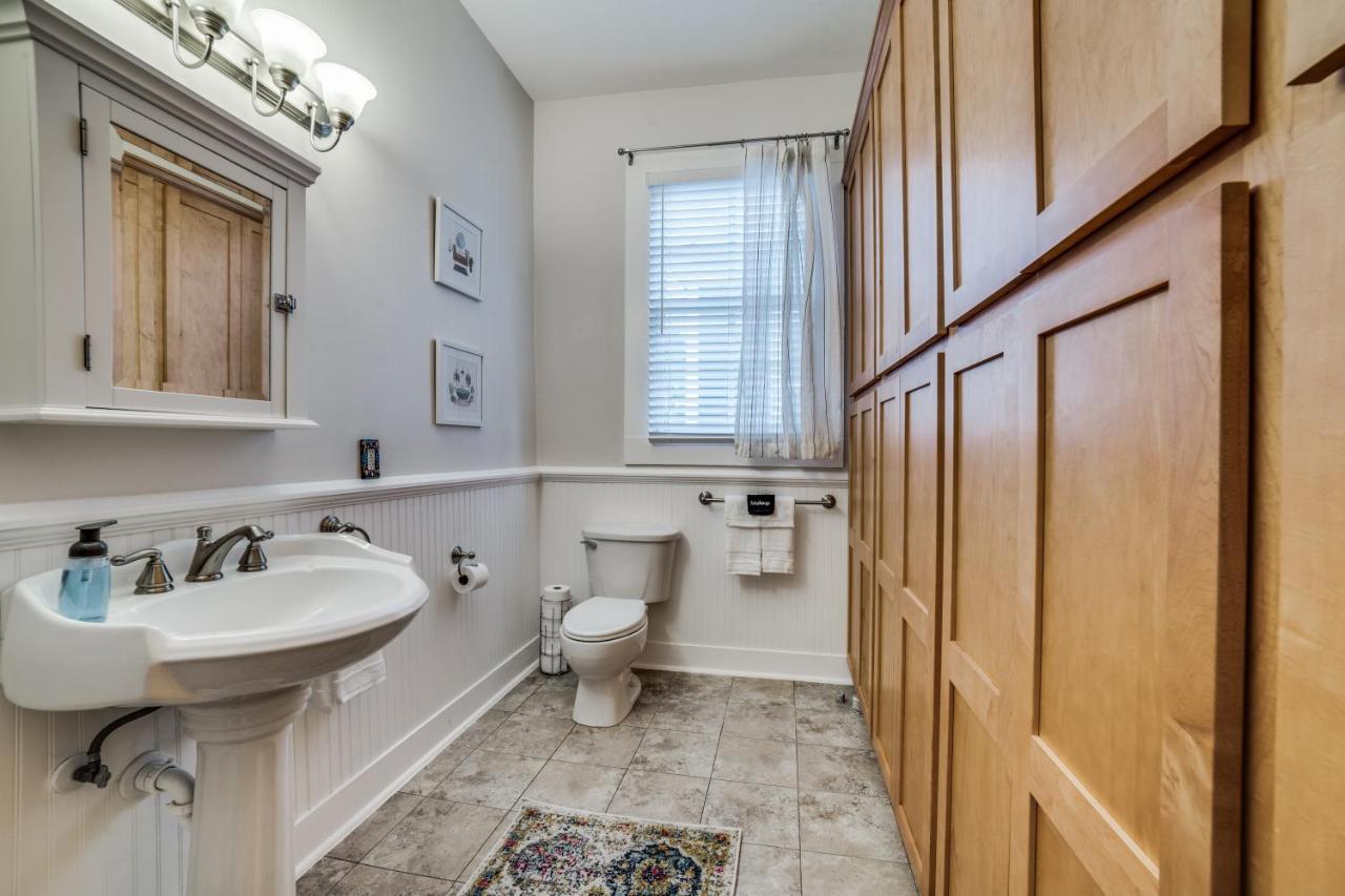 Downtown Historic 2Bdrm, Walk To Riverwalk, Alamo; Beautifully Renovated! サンアントニオ エクステリア 写真