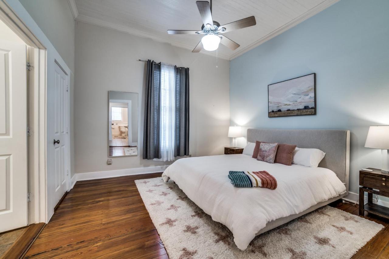 Downtown Historic 2Bdrm, Walk To Riverwalk, Alamo; Beautifully Renovated! サンアントニオ エクステリア 写真